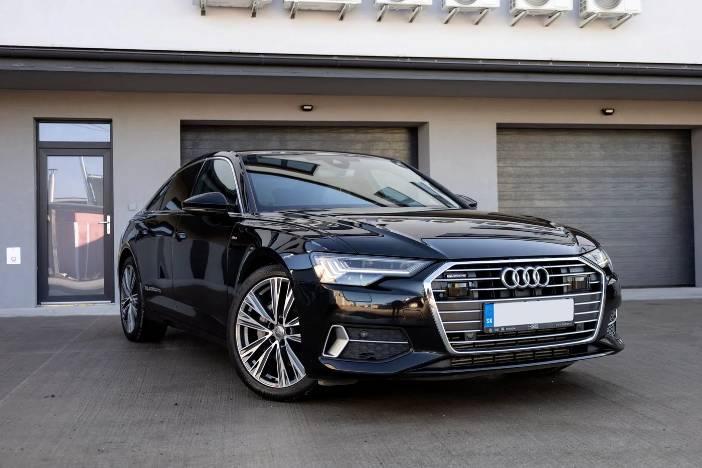 Čierne Audi po úprave
